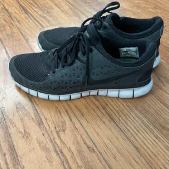 MENS Nike Free Run 2 Size 7.5 (like new) barely worn - Picture 3 of 7